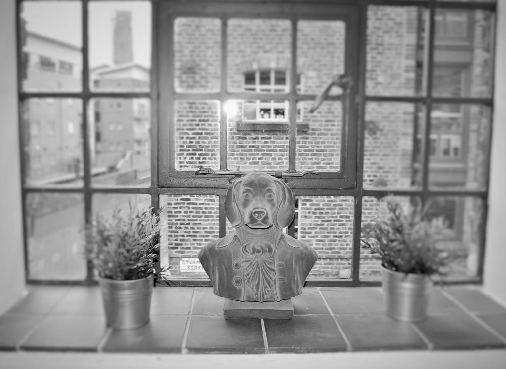 Oyo Approved Serviced Apartments Steam Mill Chester Exterior foto